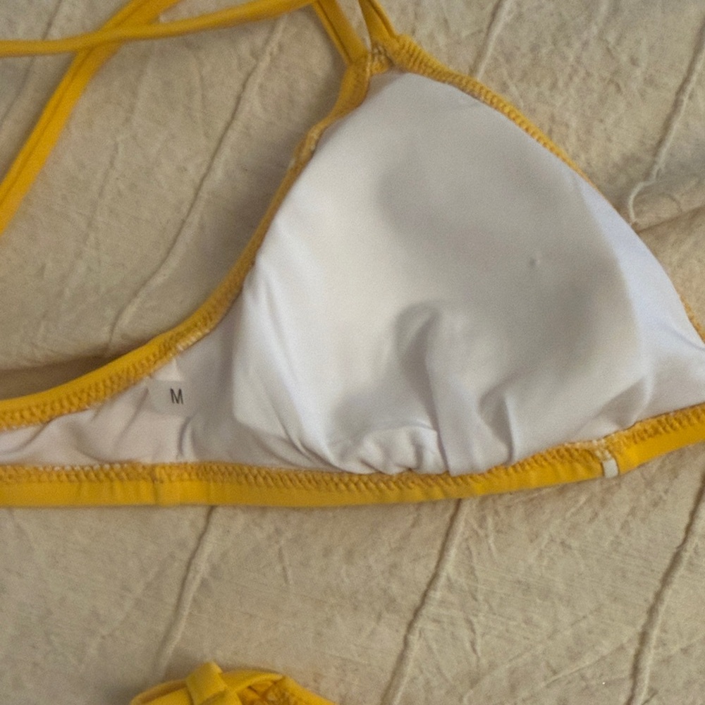 Cupshe Vibrant Yellow Bikini Set - Picture 5 of 6